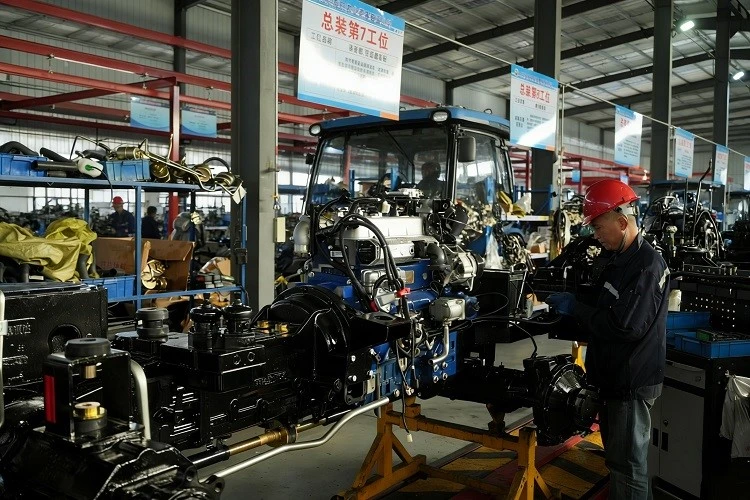 Tractor Final Assembly Tractor Final Assembly