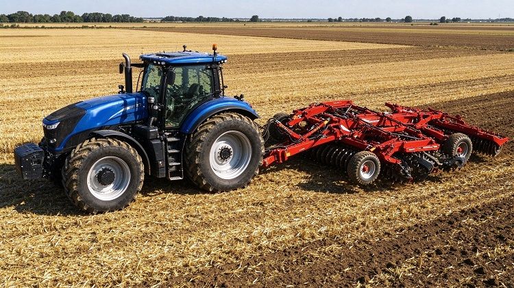 Woye WY2604 tractor operating a heavy PTO-driven implement001 Woye WY2604 tractor operating a heavy PTO-driven implement001